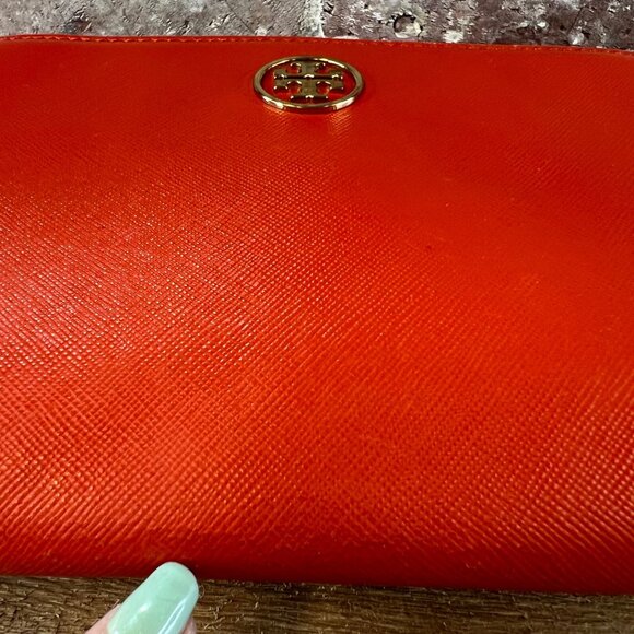 Tory Burch 'Robinson' Tangerine Orange Leather Crossbody w/ Gold Hardware Chain - Picture 9 of 13